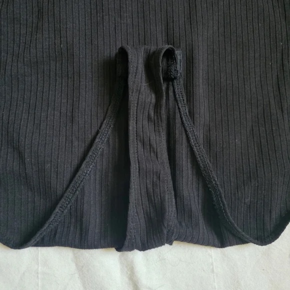 H&M Black Ribbed Scoop Neck Top - NWT - Picture 9 of 11